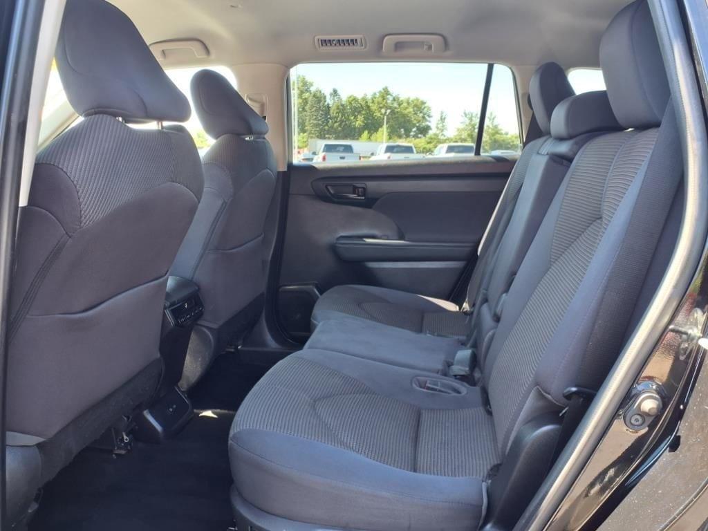 used 2022 Toyota Highlander car, priced at $32,704