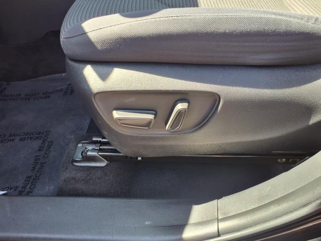 used 2022 Toyota Highlander car, priced at $32,704