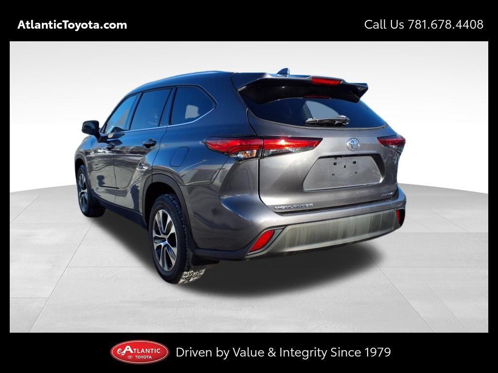 used 2021 Toyota Highlander car