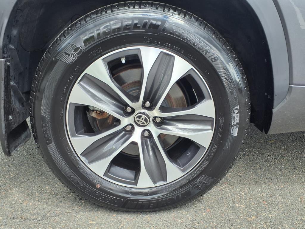 used 2022 Toyota Highlander car, priced at $39,987