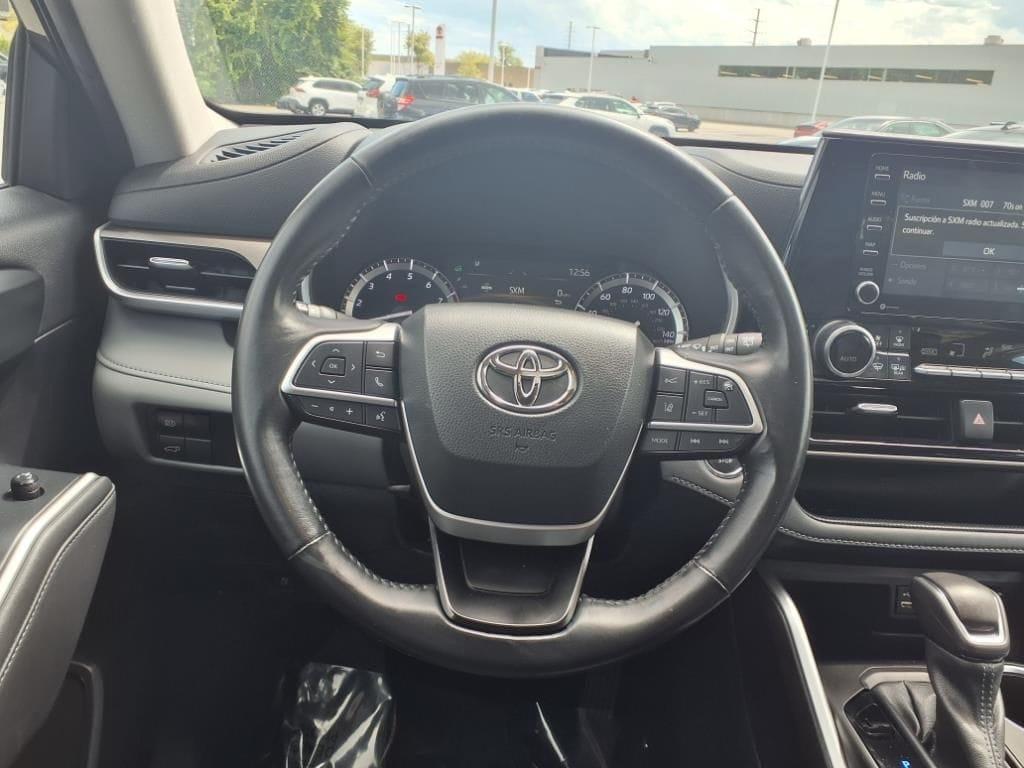 used 2022 Toyota Highlander car, priced at $39,987