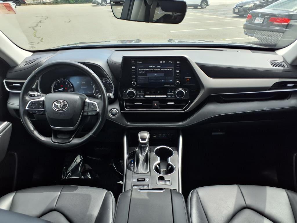 used 2022 Toyota Highlander car, priced at $39,987