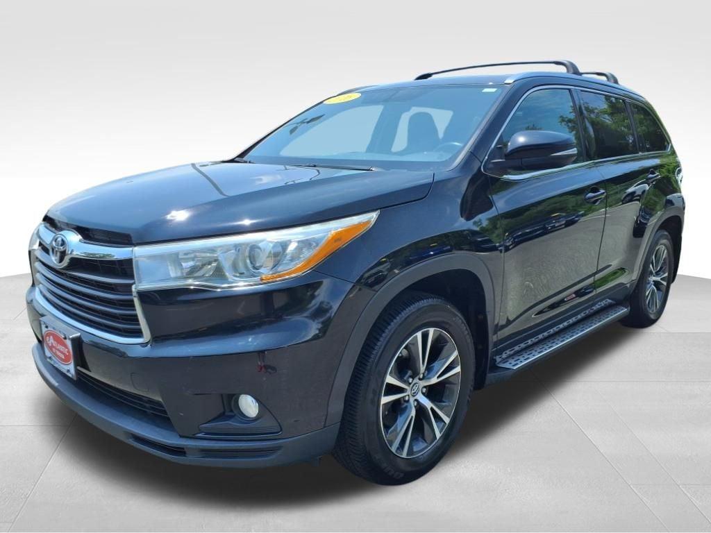 used 2016 Toyota Highlander car, priced at $23,800