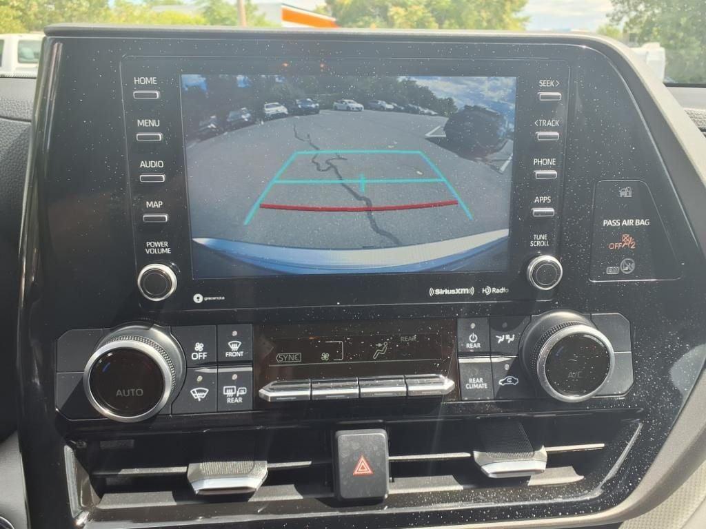 used 2022 Toyota Highlander car, priced at $31,753