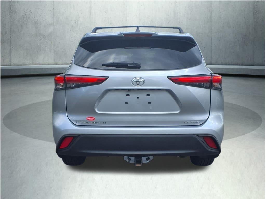 used 2022 Toyota Highlander car, priced at $31,753