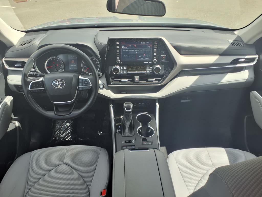 used 2022 Toyota Highlander car, priced at $31,753