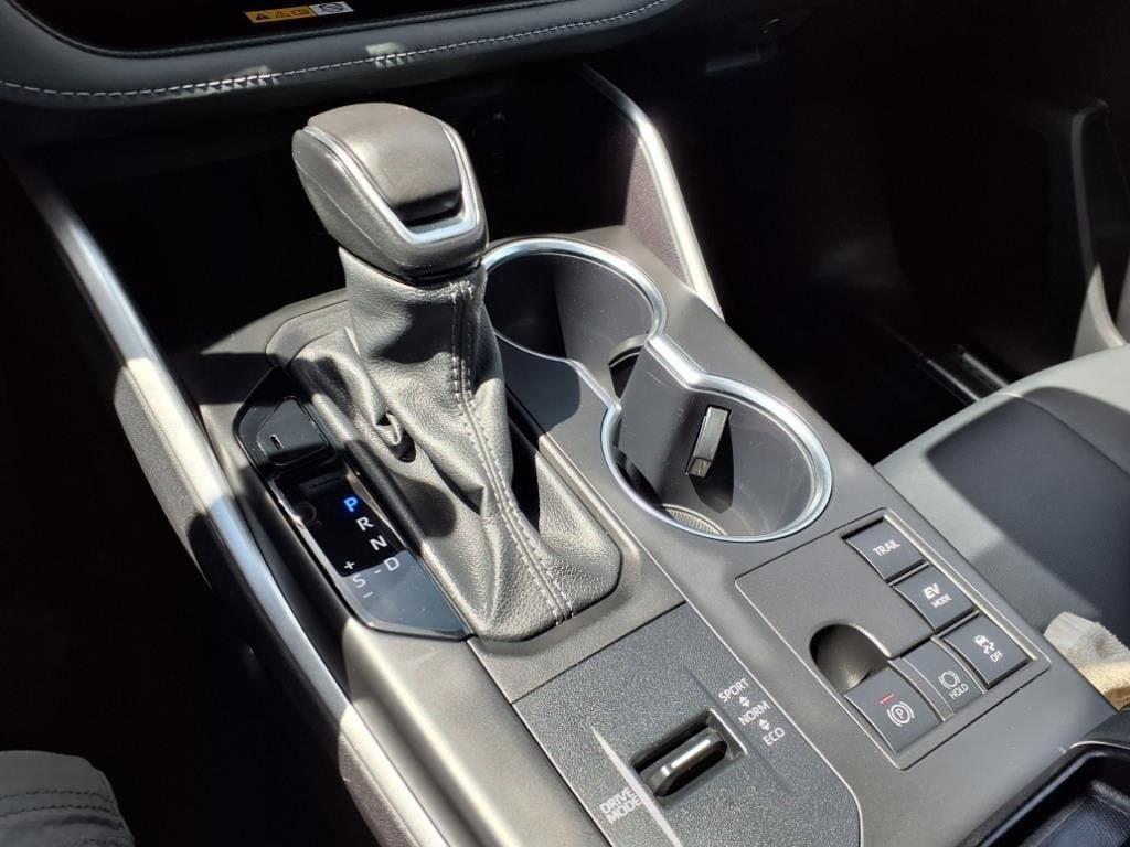 used 2024 Toyota Highlander Hybrid car, priced at $46,388