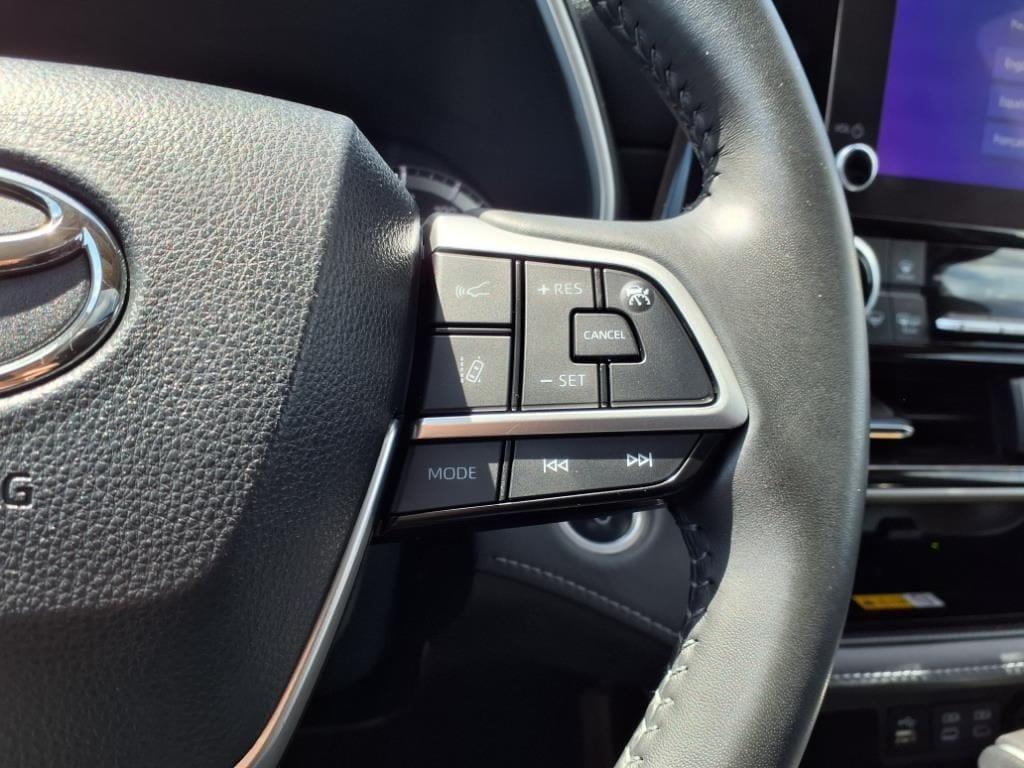 used 2024 Toyota Highlander Hybrid car, priced at $46,388