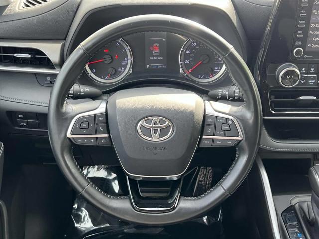 used 2020 Toyota Highlander car, priced at $27,495