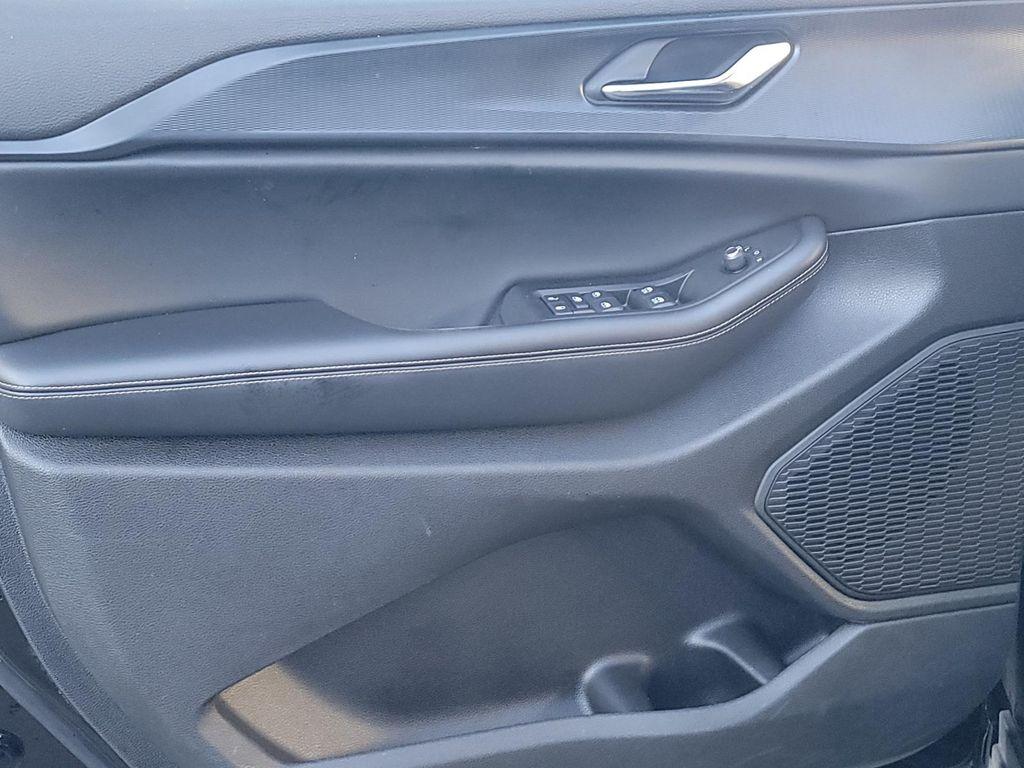 used 2024 Jeep Grand Cherokee L car, priced at $31,595