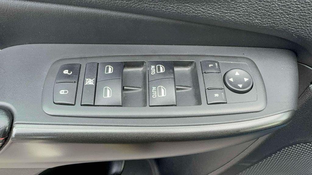 used 2021 Jeep Cherokee car, priced at $19,495