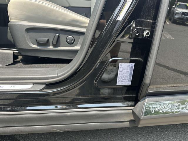 used 2022 Nissan Pathfinder car, priced at $32,995
