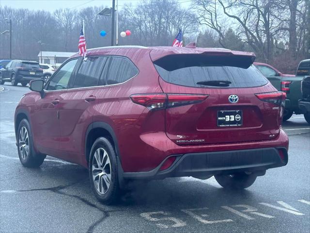 used 2022 Toyota Highlander Hybrid car, priced at $38,995