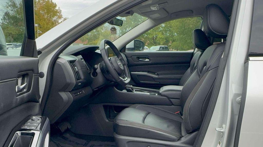 used 2023 Nissan Pathfinder car, priced at $31,995
