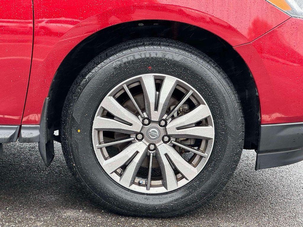 used 2020 Nissan Pathfinder car, priced at $18,995