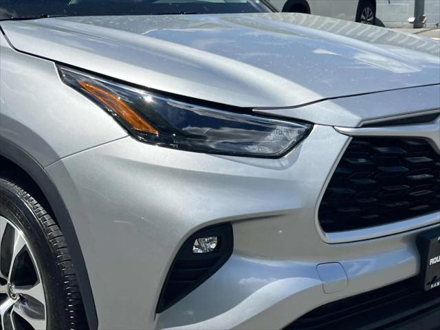 used 2022 Toyota Highlander car, priced at $37,095