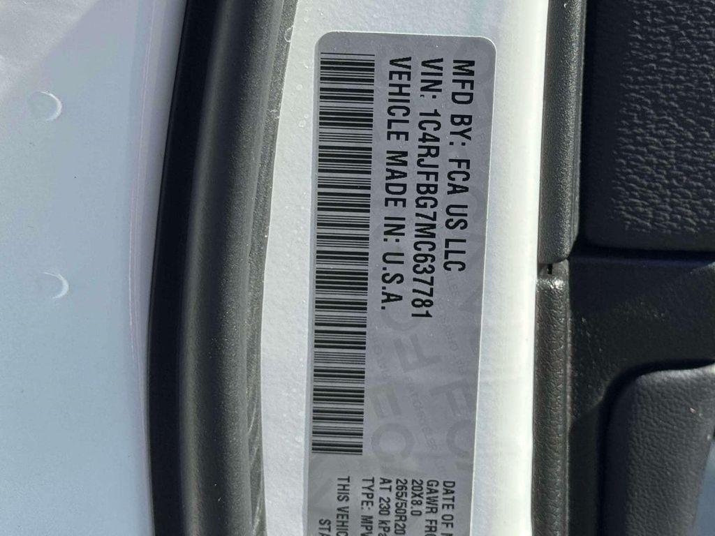 used 2021 Jeep Grand Cherokee car, priced at $20,995