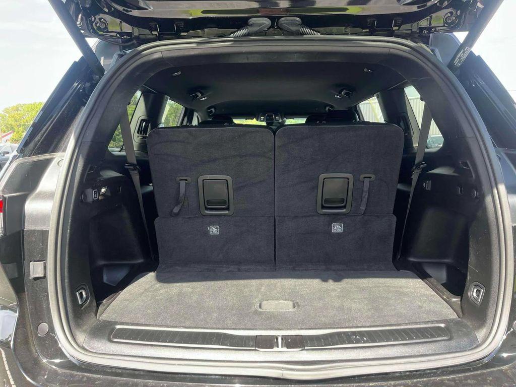 used 2024 Jeep Grand Cherokee L car, priced at $29,995