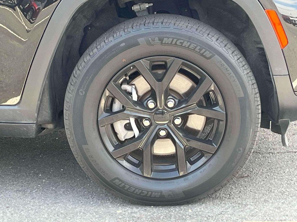 used 2024 Jeep Grand Cherokee L car, priced at $29,995