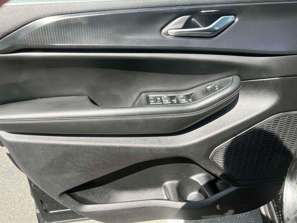 used 2024 Jeep Grand Cherokee L car, priced at $29,995