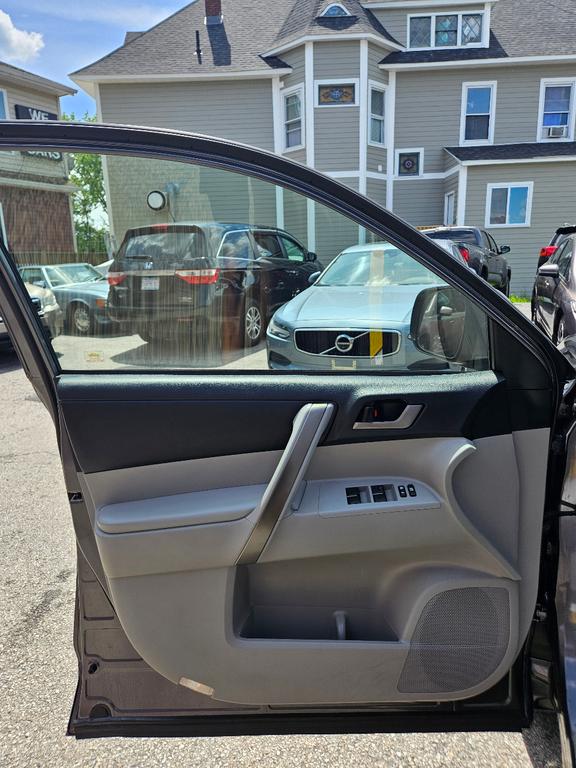 used 2008 Toyota Highlander car, priced at $13,595