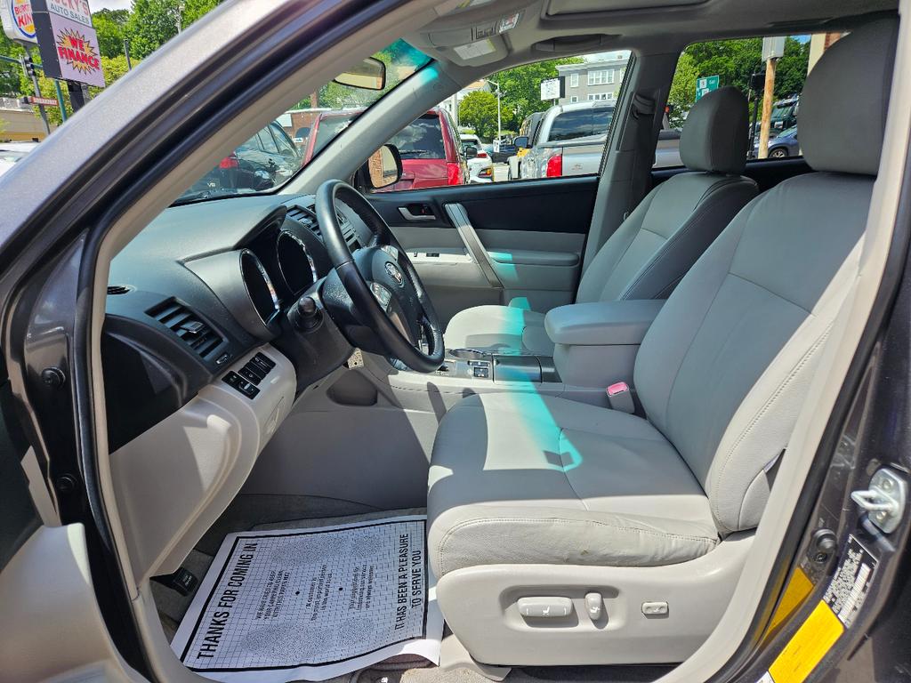 used 2008 Toyota Highlander car, priced at $13,595