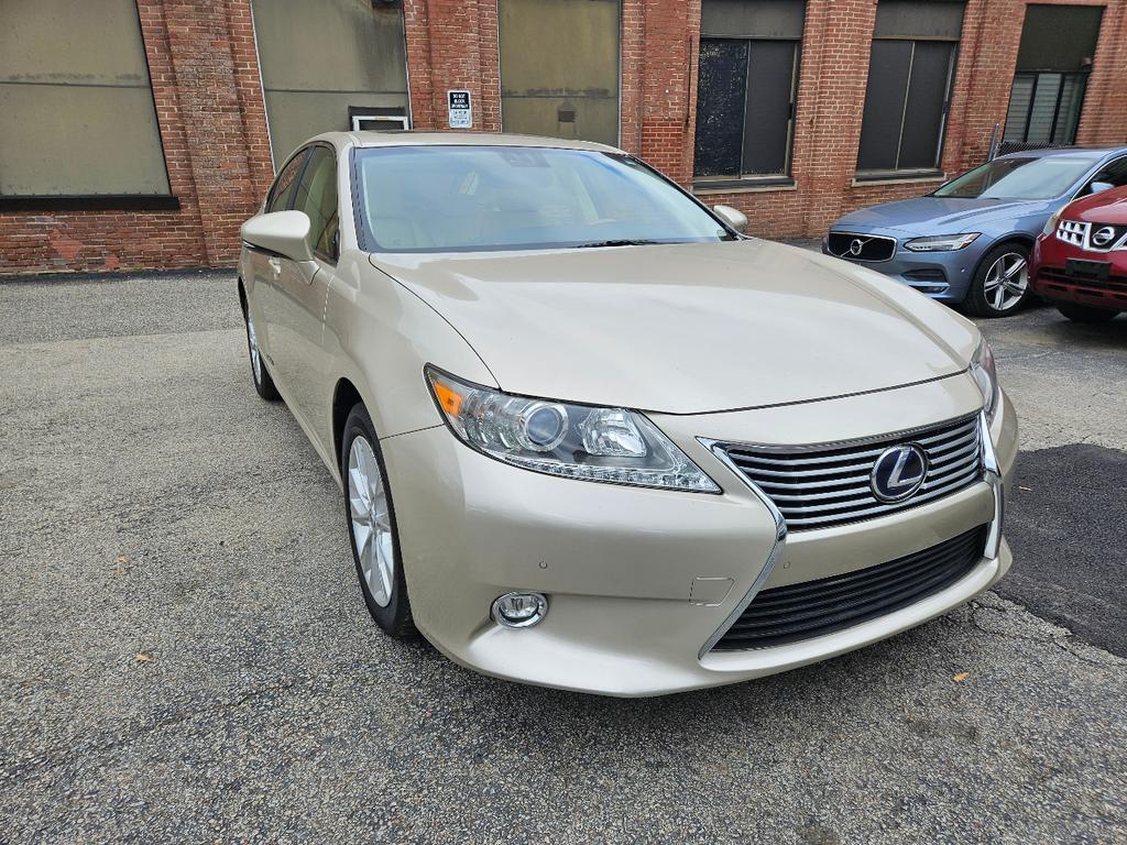 used 2015 Lexus ES 300h car, priced at $15,995