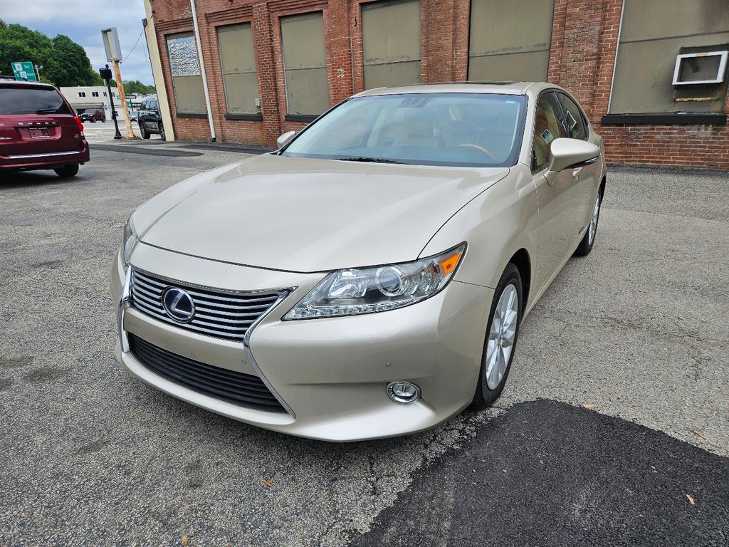 used 2015 Lexus ES 300h car, priced at $15,995