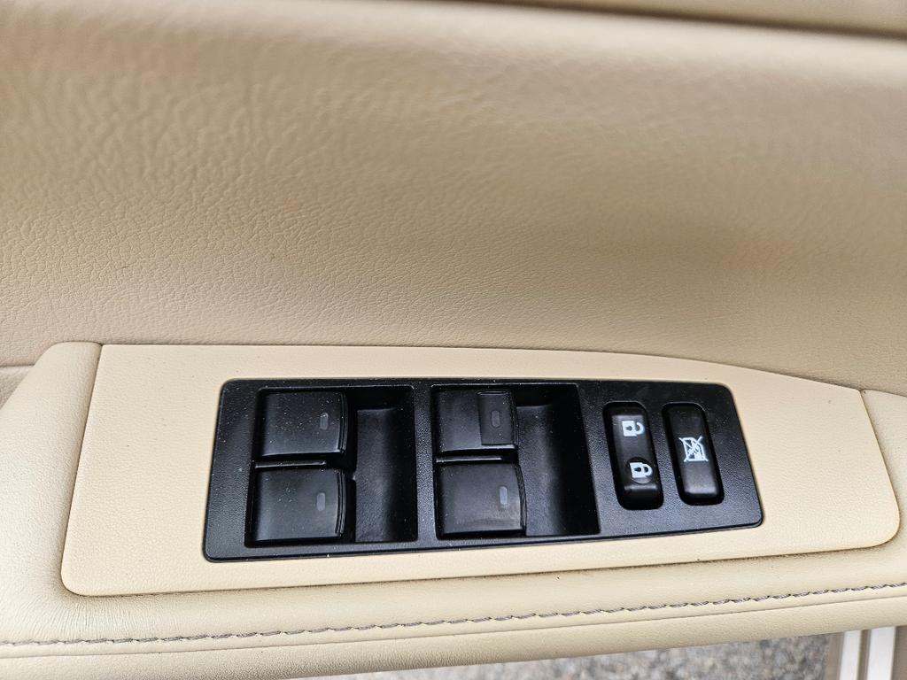 used 2015 Lexus ES 300h car, priced at $15,995