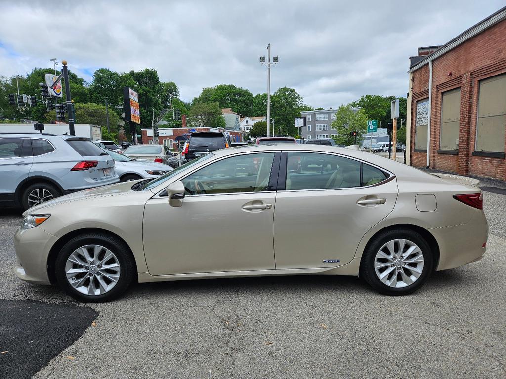 used 2015 Lexus ES 300h car, priced at $15,995