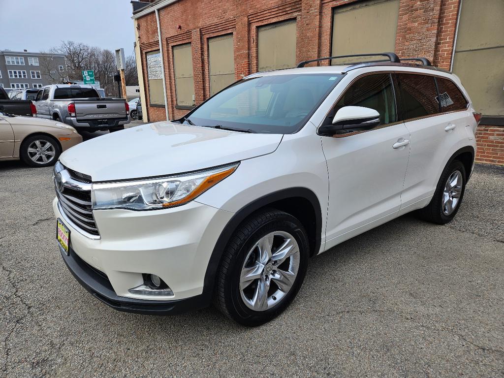 used 2015 Toyota Highlander car, priced at $16,995