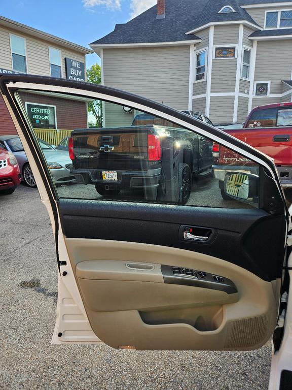 used 2006 Toyota Prius car, priced at $5,395