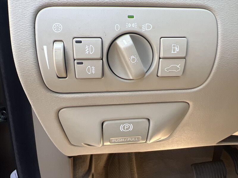used 2008 Volvo XC70 car, priced at $8,000