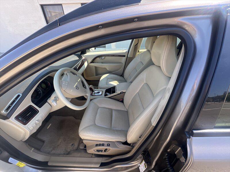 used 2008 Volvo XC70 car, priced at $8,000