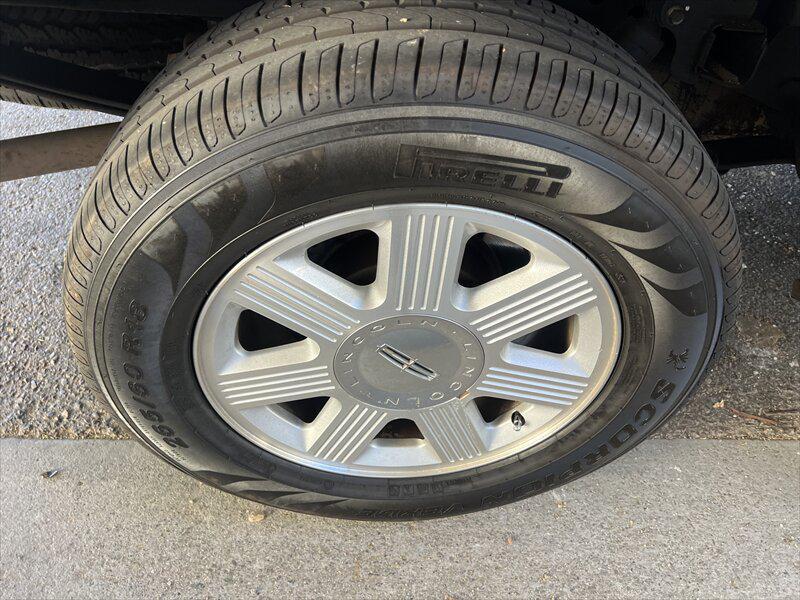 used 2007 Lincoln Mark LT car, priced at $11,000