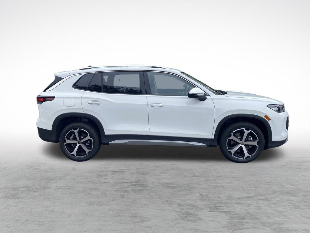 new 2025 Volkswagen Tiguan car, priced at $35,182