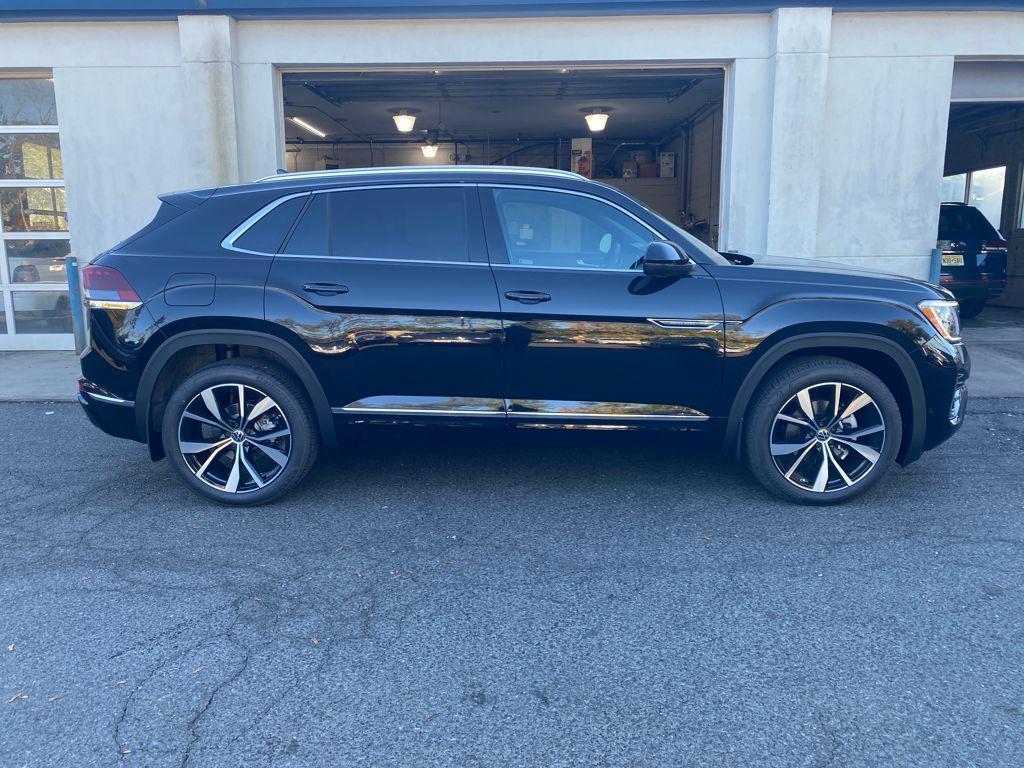 new 2026 Volkswagen Atlas Cross Sport car, priced at $56,408