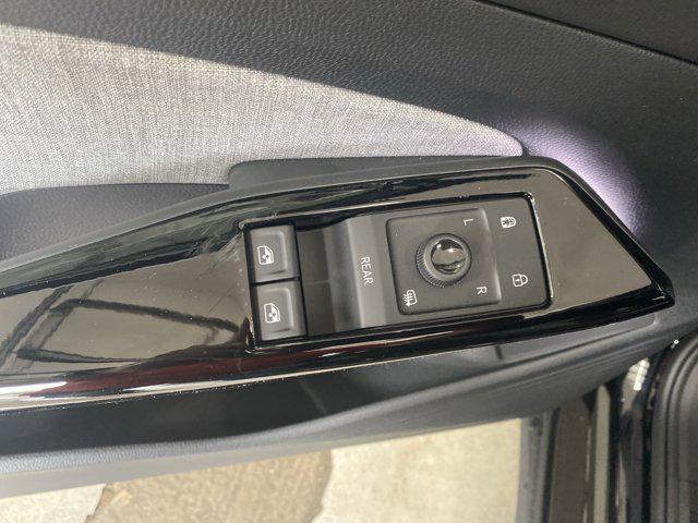 new 2025 Volkswagen ID.4 car, priced at $47,371