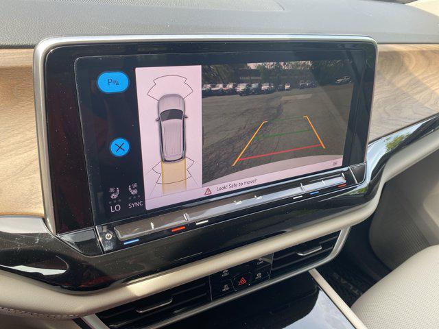 new 2025 Volkswagen Atlas car, priced at $45,922