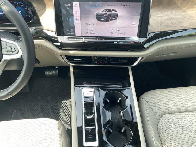 new 2025 Volkswagen Atlas car, priced at $45,922