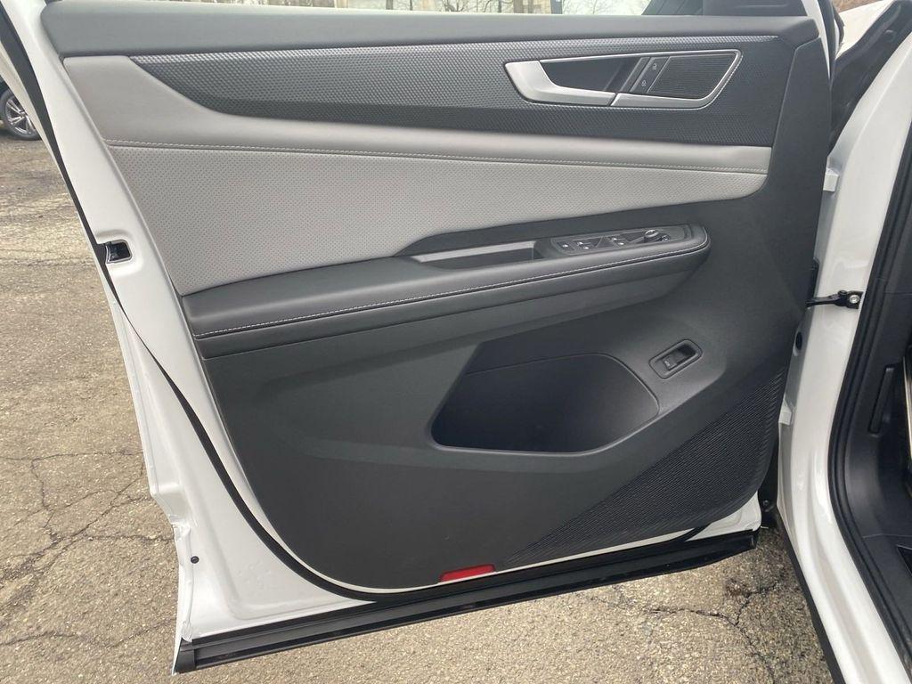 new 2024 Volkswagen Atlas Cross Sport car, priced at $47,375