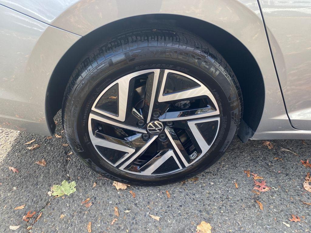 used 2024 Volkswagen Jetta car, priced at $23,988