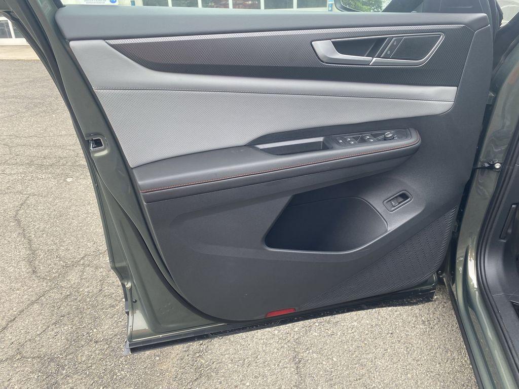 new 2025 Volkswagen Atlas car, priced at $46,911