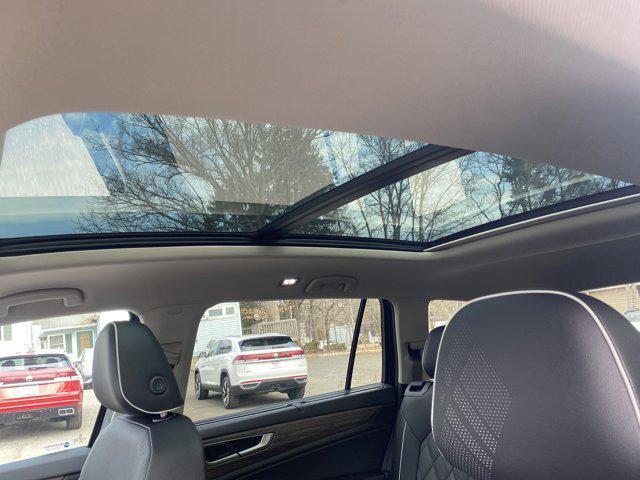 new 2025 Volkswagen Atlas car, priced at $55,831