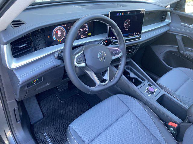 new 2025 Volkswagen Tiguan car, priced at $38,044