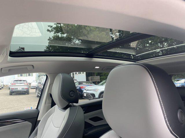 new 2025 Volkswagen Tiguan car, priced at $37,886