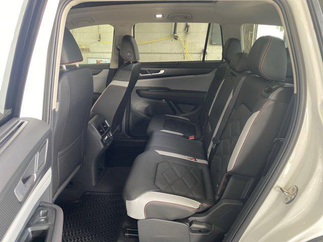new 2025 Volkswagen Atlas car, priced at $48,951