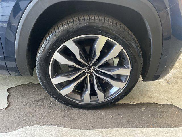 used 2022 Volkswagen Atlas Cross Sport car, priced at $34,295