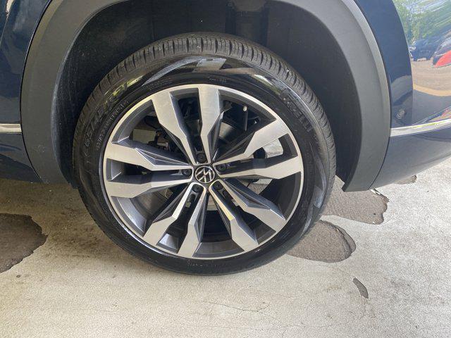 used 2022 Volkswagen Atlas Cross Sport car, priced at $34,295