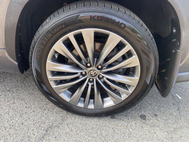 used 2020 Toyota Highlander Hybrid car, priced at $38,495